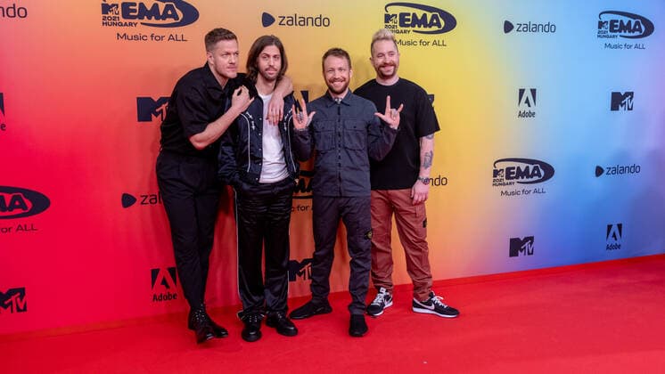 November 14, 2021, Budapest, Hungary: Dan Reynolds (l-r), Daniel Wayne Sermon, Ben McKee and Daniel Platzman of Imagine Dragons attend the 2021 MTV EMAs, Europe Music Awards, at Papp Laszlo Budapest Sports Arena in Budapest, Hungary, on 14 November 2021. Photo: Budapest Hungary - ZUMAm179 20211114_zep_m179_069 Copyright: xAlecxMichaelx