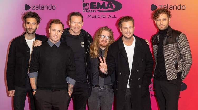 November 14, 2021, Budapest, Hungary: Brian Willett (l-r), Eddie Fisher, Zach Filkins, Drew Brown, Ryan Tedder and Brent Kutzle of One Republic attend the 2021 MTV EMAs, Europe Music Awards, at Papp Laszlo Budapest Sports Arena in Budapest, Hungary, on 14 November 2021. Photo: Budapest Hungary - ZUMAm179 20211114_zep_m179_070 Copyright: xAlecxMichaelx