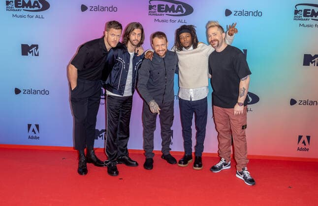 November 14, 2021, Budapest, Hungary: Dan Reynolds (l-r), Daniel Wayne Sermon, Ben McKee, J.I.D and Daniel Platzman of Imagine Dragons attend the 2021 MTV EMAs, Europe Music Awards, at Papp Laszlo Budapest Sports Arena in Budapest, Hungary, on 14 November 2021. Photo: Budapest Hungary - ZUMAm179 20211114_zep_m179_074 Copyright: xAlecxMichaelx