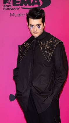 November 14, 2021, Budapest, Hungary: Gjon s Tears attends the 2021 MTV EMAs, Europe Music Awards, at Papp Laszlo Budapest Sports Arena in Budapest, Hungary, on 14 November 2021. Photo: Budapest Hungary - ZUMAm179 20211114_zep_m179_076 Copyright: xAlecxMichaelx