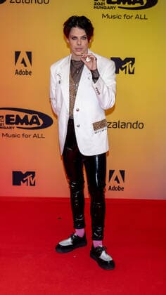 November 14, 2021, Budapest, Hungary: Yungblud attends the 2021 MTV EMAs, Europe Music Awards, at Papp Laszlo Budapest Sports Arena in Budapest, Hungary, on 14 November 2021. Photo: Budapest Hungary - ZUMAm179 20211114_zep_m179_090 Copyright: xAlecxMichaelx