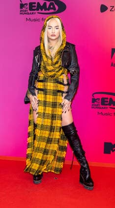 November 14, 2021, Budapest, Hungary: Kim Petras attends the 2021 MTV EMAs, Europe Music Awards, at Papp Laszlo Budapest Sports Arena in Budapest, Hungary, on 14 November 2021. Photo: Budapest Hungary - ZUMAm179 20211114_zep_m179_106 Copyright: xAlecxMichaelx