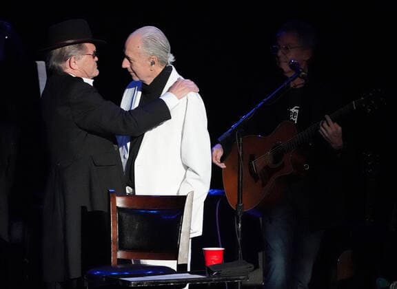 November 15, 2021, Los Angeles, CA, USA: Musician-Actors-MICHAEL NESMITH and MICKY DOLENZ on stage together for the last time as they wrapped up the Monkees 2021 Farewell Tour at the Greek Theater, Los Angeles, CA, USA, November 14, 2021. his farewell tour will mark the end of a unique project that began in 1965 when four young men were cast in a television show about a struggling rock band that was inspired by the BeatlesÃ¢â‚¬â ¢ A Hard DayÃ¢â‚¬â ¢s Night. Few could have predicted the impact The Monkees would have on music and pop culture at large, one that still reverberates more than 50 years later...Formed in Los Angeles for the eponymous television series, the quartet of Dolenz, Nesmith, the late Peter Tork and the late Davy Jones bro - ZUMAmt3_ 20211115_zaf_mt3_001 Copyright: xScottxMitchellx
