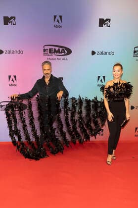 Taika Waititi and Rita Ora at the MTV European Music Awards 2021 at Laszlo Papp Sports Arena Budapest, 14 11 2021 Foto:xR.xWagnerx xFuturexImage