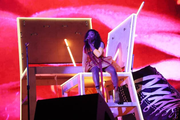 Day N Vegas Music Festival in Las Vegas, SZA Konzert Singer SZA performs on stage during the Day N Vegas Music Festival at the Las Vegas Festival Grounds in Las Vegas, Nevada on Sunday, November 14, 2021.  LAV2021111479 JAMESxATOA