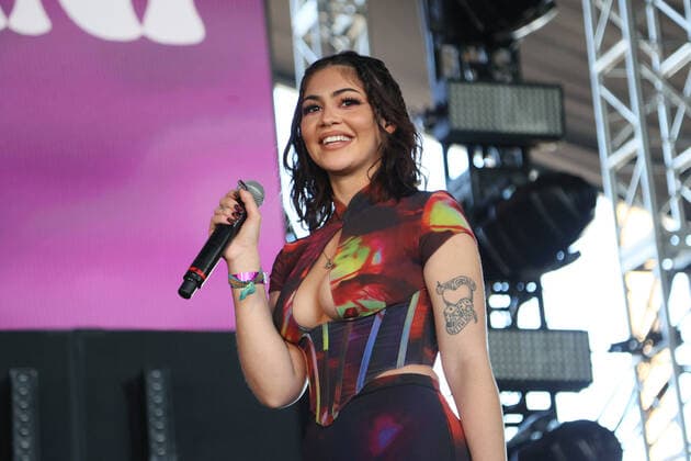 Day N Vegas Music Festival in Las Vegas, Almondmilkhunni Konzert Philadelphia based R&B singer Almondmilkhunni performs on stage during the Day N Vegas Music Festival at the Las Vegas Festival Grounds in Las Vegas, Nevada on Sunday, November 14, 2021.  LAV2021111404 JAMESxATOA