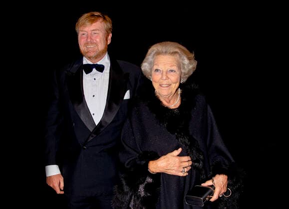 Entertainment Themen der Woche KW46 Entertainment Bilder des Tages 15-11-2021 Amsterdam Princess Beatrix and King Willem-Alexander attend the 23rd edition of the Dutch Ballet Gala of Stichting Dansersfonds ™79 at the DeLaMar in Amsterdam. Â  Copyright: xPPEx