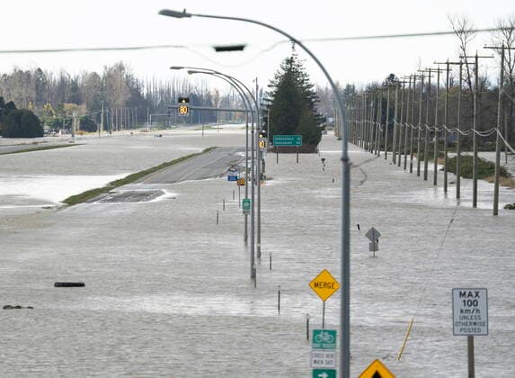November 16, 2021, CHILLIWACK, BC, CANADA: Flooding on Highway 1 looking westbound towards Abbotsford is seen in Chilliwack, B.C., Tuesday, November 16, 2021. CHILLIWACK CANADA  - ZUMAc35_ 20211116_zaf_c35_020 Copyright: xJonathanxHaywardx