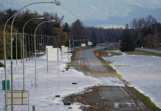 November 16, 2021, CHILLIWACK, BC, CANADA: Flooding on Highway 1 looking eastbound is seen in Chilliwack, B.C., Tuesday, November 16, 2021. CHILLIWACK CANADA  - ZUMAc35_ 20211116_zaf_c35_022 Copyright: xJonathanxHaywardx