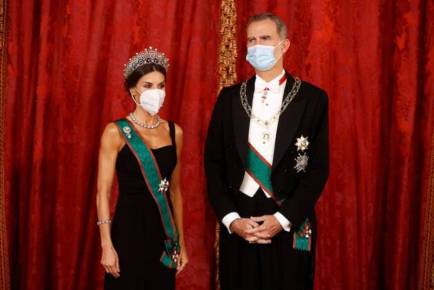 Spain s King Felipe VI (R) and Queen Letizia (L) chair a reception in honor of Italian President Sergio Mattarella and his daughter Laura Mattarella at the Royal Palace in Madrid, Spain, 16 November 2021. Mattarella is on an official two days visit to Spain. Italian President Sergio Mattarella visits Spain !ACHTUNG: NUR REDAKTIONELLE NUTZUNG!  Copyright: xJUANJOxMARTINx GRAF4146 20211116-cb24da7859a1848172315f3800b98ec40eb1aab0