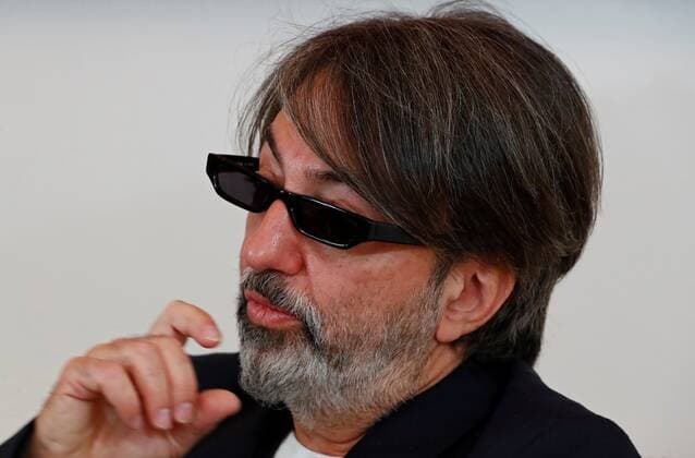 The leader of the Argentine alternative rock band Babasonicos, Adrian Dargelos, speaks during an interview with Efe, on November 16, 2021, in Mexico City, Mexico issued 17 November 2021. After two years of media silence, the Argentine Babasonicos return to the stage with a tour to honor and maintain the subversive spirit of the band in the face of the auditory garbage that abounds in the music industry, Adrian Dargelos says in an interview with Efe this Wednesday , group leader. Babasonicos: We try not to add more garbage or noise pollution !ACHTUNG: NUR REDAKTIONELLE NUTZUNG!  Copyright: xMarioxGuzmánx MEX7095 20211117-1ceef243d3ae49a1672baadf0e5ca61558a704ea