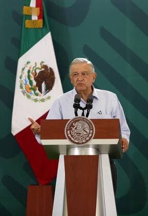 Mexican President Andres Manuel Lopez Obrador, participates in a morning press conference today in Isla Mujeres, Quintana Roo, Mexico 17 November 2021. The president of Mexico, Andres Manuel Lopez Obrador, assured this Wednesday that, if necessary and the issue is addressed, he will defend his controversial electricity reform in the meeting in Washington with his US counterpart, Joe Biden, and the Prime Minister of Canada, Justin Trudeau. Lopez Obrador will defend electricity reform if it is at a Washington summit !ACHTUNG: NUR REDAKTIONELLE NUTZUNG! Copyright: xAlonsoxCupulx MEX7101 20211117-22c76b1a4b19dd287664f14f22bd7e25f2876d71