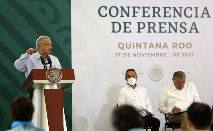 Mexican President Andres Manuel Lopez Obrador, participates in a morning press conference today in Isla Mujeres, Quintana Roo, Mexico 17 November 2021. The president of Mexico, Andres Manuel Lopez Obrador, assured this Wednesday that, if necessary and the issue is addressed, he will defend his controversial electricity reform in the meeting in Washington with his US counterpart, Joe Biden, and the Prime Minister of Canada, Justin Trudeau. Lopez Obrador will defend electricity reform if it is at a Washington summit !ACHTUNG: NUR REDAKTIONELLE NUTZUNG! Copyright: xAlonsoxCupulx MEX7102 20211117-efdefc8da00b70286d673d09bf8dca0c5037d10e