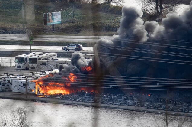 November 17, 2021, ABBOTSFORD, BC, CANADA: Recreational vehicles burn during a fire at a business surrounded by floodwaters in Abbotsford, B.C., on Wednesday, November 17, 2021. ABBOTSFORD CANADA  - ZUMAc35_ 20211117_zaf_c35_046 Copyright: xDarrylxDyckx