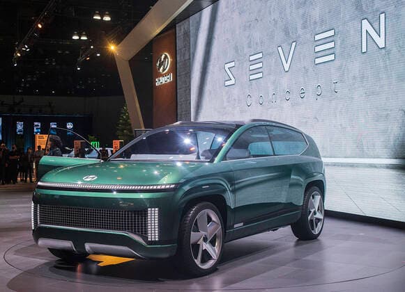 November 17, 2021, Los Angeles, California, USA: Hyundai SEVEN concept car is unveiled at the 2021 Automobility LA on Wednesday November 17, 2021 at the Los Angeles Convention Center in Los Angeles, California. PI Los Angeles USA - ZUMAp124 20211117_zaa_p124_010 Copyright: xJAVIERxROJASx