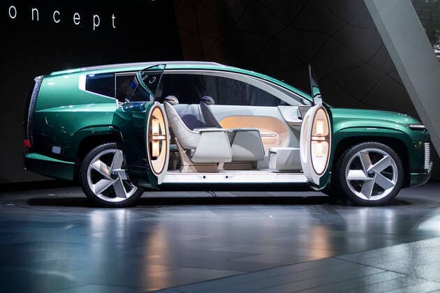 November 17, 2021, Los Angeles, California, USA: Hyundai SEVEN concept car is unveiled at the 2021 Automobility LA on Wednesday November 17, 2021 at the Los Angeles Convention Center in Los Angeles, California. PI Los Angeles USA - ZUMAp124 20211117_zaa_p124_031 Copyright: xARIANAxRUIZx