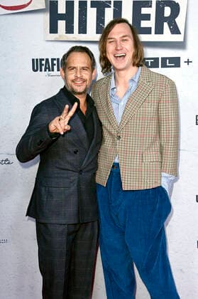 Moritz Bleibtreu und Lars Eidinger bei der Premiere der RTL+-Serie Faking Hitler im Delphi Filmpalast. Berlin, 17.11.2021 *** Moritz Bleibtreu and Lars Eidinger at the premiere of the RTL series Faking Hitler at the Delphi Filmpalast Berlin, 17 11 2021 Foto:xF.xKernx xFuturexImage