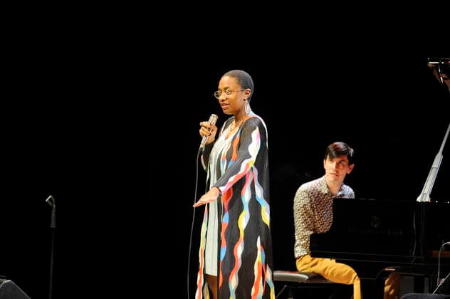 Die amerikanische Jazz-Sängerin Cecile McLorin Salvant mit ihrem Pianisten Glenn Zaleski in der Philharmonie Essen 2021. The American jazz singer Cecile McLorin Salvant with her pianist Glenn Zaleski at the Philharmonie Essen 2021. Essen NRW DEU;DE;GERMANY;DEUTSCHLAND;ALLEMAGNE