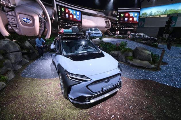 November 18, 2021, Los Angeles, California, USA: The 2023 Subaru Solterra all-electric SUV is displayed at the 2021 LA Auto Show media day in Los Angeles, November, 18, 2021. Los Angeles USA - ZUMAc68_ 20211118_zaf_c68_007 Copyright: xRingoxChiux