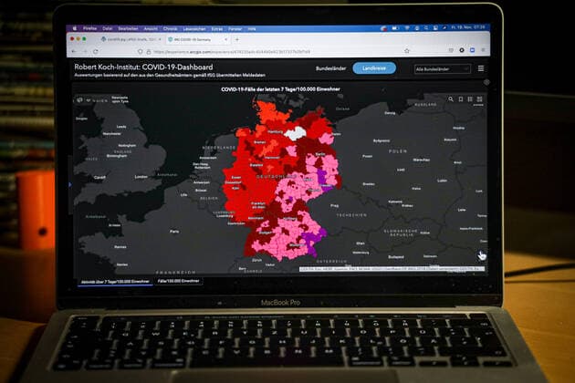 Coronavirus in Germany Covid 19 Dashboard of the Robert Koch Institute 19 11 2021 Robert Koch Institute 7 days Incidence 340.7 7 days Number of cases 283 277 COVID 19 cases 5 248 291 Addition of 52 970 compared to the previous day COVID 19 deaths 98 739 Addition of 201 compared to the previous day