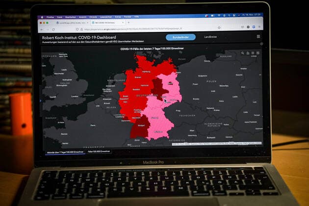 Coronavirus in Germany Covid 19 Dashboard of the Robert Koch Institute 19 11 2021 Robert Koch Institute 7 days Incidence 340.7 7 days Number of cases 283 277 COVID 19 cases 5 248 291 Addition of 52 970 compared to the previous day COVID 19 deaths 98 739 Addition of 201 compared to the previous day