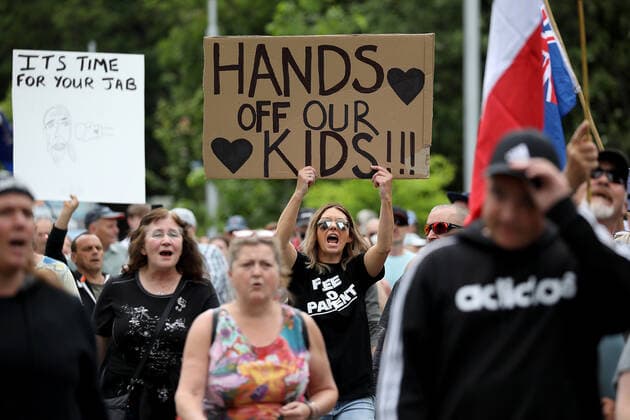New Zealand Protesters March Against COVID-19 Restrictions People attend a protest march organized by Freedom and Rights Coalition to demand an end to Covid-19 restrictions and mandatory vaccination in Christchurch, New Zealand on November 20, 2021. Ninety-one percent of New Zealanders over the age of 12 have had their first dose, and 82 per cent are fully vaccinated. So far the country has reported 9,652 cases and 38 deaths by November 19. Christchurch New Zealand  Copyright: xSankaxVidanagamax vidanagama-notitle211120_np6Ez