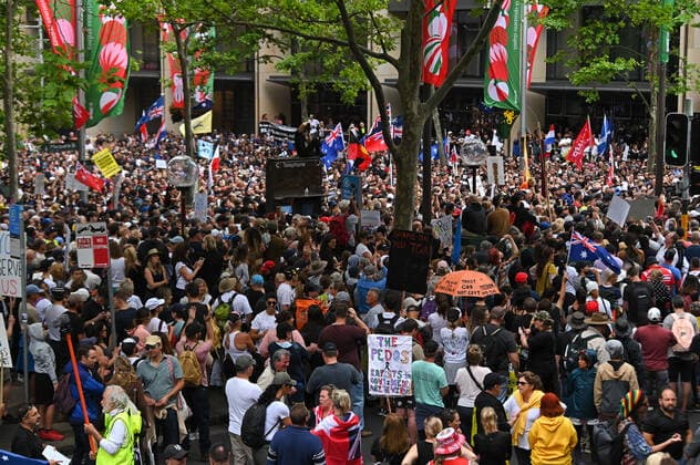 COVID19 FREEDOM RALLY SYDNEY, People participate in The Worldwide Rally for Freedom protest against mandatory vaccinations and lockdown measures in Sydney, Saturday, November 20, 2021. The Worldwide Rally for Freedom is a day of rallies purportedly for freedom across many countries, including Australia. ( NO ARCHIVING, EDITORIAL USE ONLY, NO USE IN BOOKS WITHOUT CONSENT SYDNEY NSW AUSTRALIA  Copyright: xStevenxSaphorex 20211120001598405766