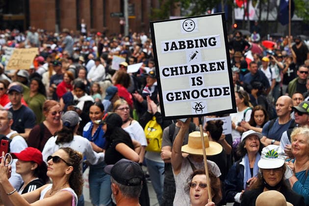 COVID19 FREEDOM RALLY SYDNEY, People participate in The Worldwide Rally for Freedom protest against mandatory vaccinations and lockdown measures in Sydney, Saturday, November 20, 2021. The Worldwide Rally for Freedom is a day of rallies purportedly for freedom across many countries, including Australia. ( NO ARCHIVING, EDITORIAL USE ONLY, NO USE IN BOOKS WITHOUT CONSENT SYDNEY NSW AUSTRALIA  Copyright: xSTEVENxSAPHOREx 20211120001598427284
