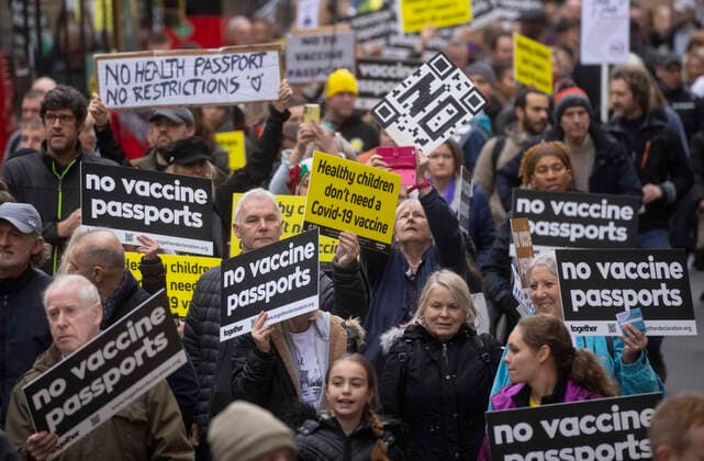 . 20 11 2021. London, United Kingdom. Thousands of people opposed to the vaccine demonstrate in central London. They are opposed to the vaccine and strogly believe that children should not be forced to have it.Austria has just announced it is having a national lockdown from Tuesday. Anti Vaxx demonstration.  xMarkxThomasx xi-Imagesx IIM-22829-0025