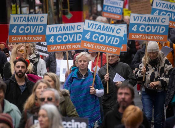. 20 11 2021. London, United Kingdom. Thousands of people opposed to the vaccine demonstrate in central London. They are opposed to the vaccine and strogly believe that children should not be forced to have it.Austria has just announced it is having a national lockdown from Tuesday. Anti Vaxx demonstration.  xMarkxThomasx xi-Imagesx IIM-22829-0038