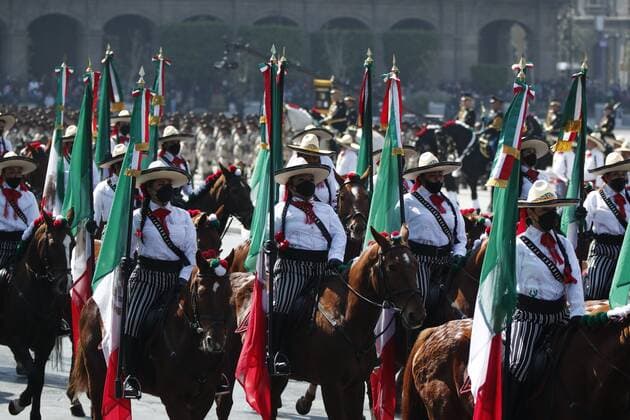 Actors perform scenes of the Mexican Revolution during a military parade commemorating the 111 anniversary of the Revolution, in Mexico City, Mexico, 20 November 2021. Mexico commemorates the 111 Revolution anniversary with a military parade !ACHTUNG: NUR REDAKTIONELLE NUTZUNG!  Copyright: xJoséxMéndezx MEX7347 20211120-78fd239061bec80a449c83d1f3ab95103bb1ee3a