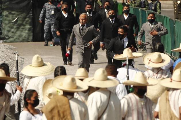 Actors perform scenes of the Mexican Revolution during a military parade commemorating the 111 anniversary of the Revolution, in Mexico City, Mexico, 20 November 2021. Mexico commemorates the 111 Revolution anniversary with a military parade !ACHTUNG: NUR REDAKTIONELLE NUTZUNG!  Copyright: xJoséxMéndezx MEX7338 20211120-cf4623127d0c5c52b43aca2dac16f6de8251f371