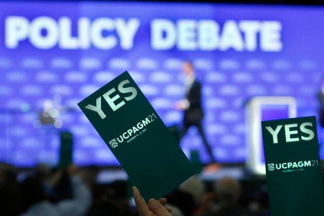 November 20, 2021, Calgary, ab, Canada: Voting after debating various policy proposals at the United Conservative Party annual meeting in Calgary, Alta., Saturday, Nov. 20, 2021. Calgary Canada  - ZUMAc35_ 20211120_zaf_c35_017 Copyright: xLarryxMacdougalx