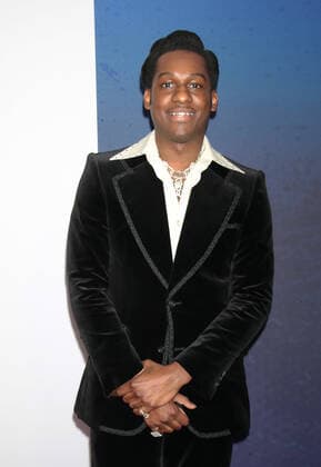 NEW YORK, NY - NOVEMBER 20: Leon Bridges at the 2021 Soul Train Awards at The Apollo Theater in New York City on November 20, 2021. Copyright: xRWx