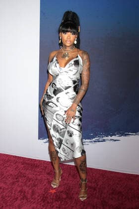 NEW YORK, NY - NOVEMBER 20: Summer Walker at the 2021 Soul Train Awards at The Apollo Theater in New York City on November 20, 2021. Copyright: xRWx