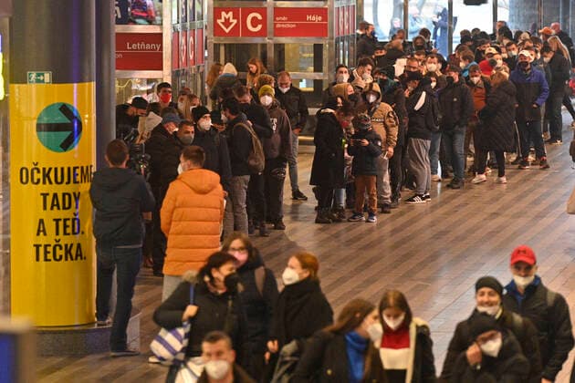 People wait in front of the vaccination center in the Main Railway Station in Prague, Czech Republic, November 20. 2021. (CTKxPhoto MichalxKamaryt) CTKPhotoP2021112104151 