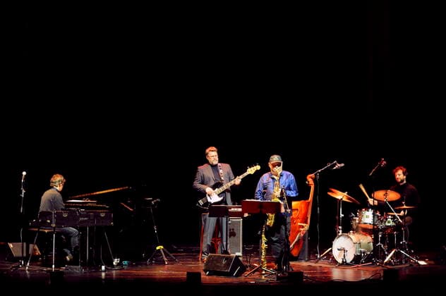 Der deutsche Jazz-Band Web Web mit Roberto di Gioia (p., rhodes), Christian von Kaphengst (b.), Tony Lakatos (sax.) und Peter Gall (dr.) 2021 im Grillo-Theater Essen.. The German jazz band Web Web with Roberto di Gioia (p., rhodes), Christian von Kaphengst (b.), Tony Lakatos (sax.) and Peter Gall (dr.) at the Grillo-Theater Essen, 2021. Essen NRW DEU;DE;GERMANY;DEUTSCHLAND;ALLEMAGNE