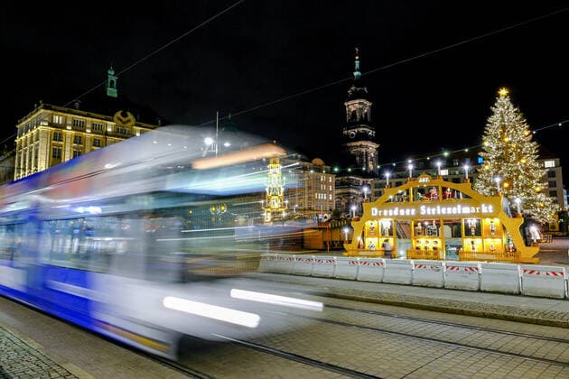 View on 22 11 2021 about 19 oclock on the Christmas market Dresden Striezelmarkt on the Altmarkt in Dresden, which is closed by the Saxonian Corona Protection Ordinance.
