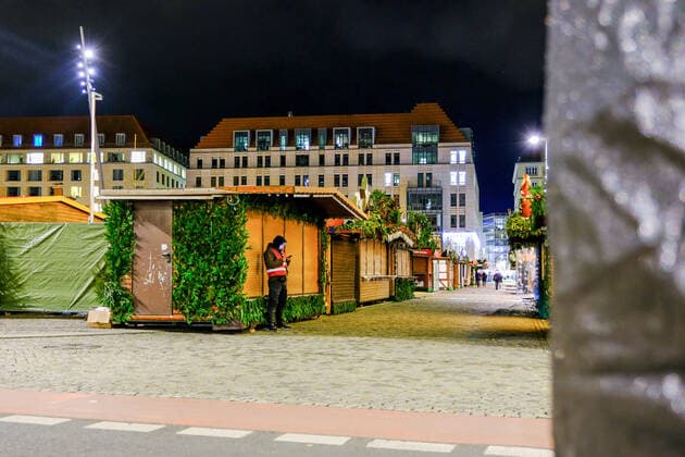 View on 22 11 2021 about 19 oclock on the Christmas market Dresden Striezelmarkt on the Altmarkt in Dresden, which is closed by the Saxonian Corona Protection Ordinance.