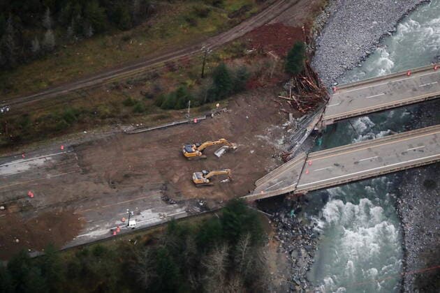 November 22, 2021, Hope, BC, CANADA: Work is being done on a section of the Coquihalla Highway after damage was caused by heavy rains and mudslides north of Hope, B.C., on Monday, November 22, 2021. Hope CANADA  - ZUMAc35_ 20211122_zaf_c35_118 Copyright: xDarrylxDyckx