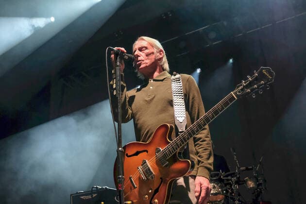November 22, 2021, Southampton, United Kingdom: Paul Weller, born John William Weller, English singer-songwriter and musician, former member of new wave mod revival band The Jam, performs live on stage at the O2 Guildhall Southampton. Southampton United Kingdom - ZUMAs197 20211122_zaa_s197_083 Copyright: xDawnxFletcher-Parkx