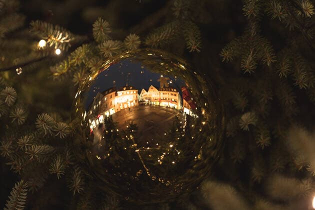 Reutlingen themed images Christmas atmosphere in the city, Reutlingen, 22 11 2021, themed images Christmas atmosphere in the city, Reutlingen, fir tree on the market square, fir tree, 22 11 2021, Copyright: xDROFITSCH EIBNERx EP_ddh