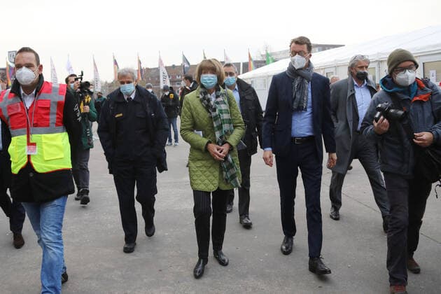 Opening of the Vaccination Centre Drive In Lanxess Arena Cologne Germany 23 11 2021 Left Lord Mayor Henriette Reker Right Minister President Hendrik Wüst