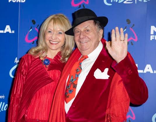 Cinderella - Gala performance London, UK. Elizabeth Spender and Barry Humphries at a Gala performance of Cinderella to support The Malala Fund at the Gillian Lynne Theatre, London, England on November 22, 2021. LMK386-J7605-231121 