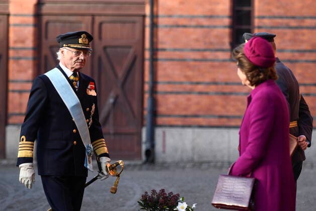 King Carl Gustaf and Queen Silvia of Sweden at the Royal Stables for the carriage procession to the Royal Palace in Stockholm Sweden, 24 November, 2021 The Spanish Royals are on a two day state visit to Sweden Photo Duygu Getrien TT code 12080 STOCKHOLM SWEDEN x12080x,  Copyright: xDuyguxGetrien TTx STATE VISIT SPAIN TO SWEDEN