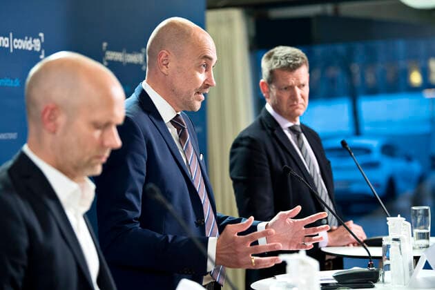 Henrik Ullum Statens Seruminstitut, Minister of Health Magnus Heunicke and Soeren Brostroem The National Board of Health The Ministry of Health will hold a press conference in Eigtveds Warehouse on the COVID 19 situation on Wednesday 24 November 2021, Copenhagen  Copyright: NILSxMEILVANG NilsxMeilvangx COP110 spdk20211124-174554-L