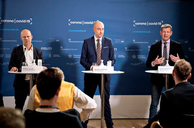 Henrik Ullum Statens Seruminstitut, Minister of Health Magnus Heunicke and Soeren Brostroem The National Board of Health The Ministry of Health will hold a press conference in Eigtveds Warehouse on the COVID 19 situation on Wednesday 24 November 2021, Copenhagen  Copyright: NILSxMEILVANG NilsxMeilvangx COP110 spdk20211124-174604-L