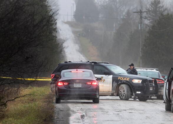 News Bilder des Tages November 25, 2021, KAWARTHA LAKES, ONT, CANADA: Ontario Provincial Police attend a rural shooting scene on Devitts Road, in the City of Kawartha Lakes, Ont., on Thursday, November 25, 2021. The OPP Special Investigations Unit is investigating as a Kawartha Lakes OPP officer discharged his weapon during the incident. One man who has not been identified was pronounced deceased at the scene. KAWARTHA LAKES CANADA  - ZUMAc35_ 20211125_zaf_c35_104 Copyright: xFredxThornhillx