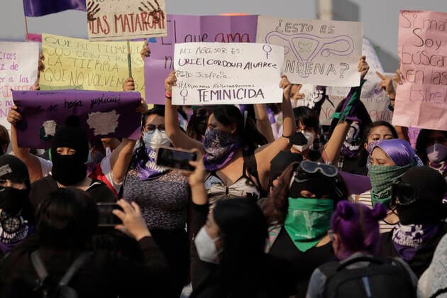 International Day For The Elimination Of Violence Against Women Feminist organisations and collectives gathered at the Monument to the Revolution to march from the Angel of Independence to the Zocalo in Mexico City to mark the International Day for the Elimination of Violence against Women. Mexico City Mexico  Copyright: xGerardoxVieyrax originalFilename:vieyra-notitle211125_npqPU.jpg