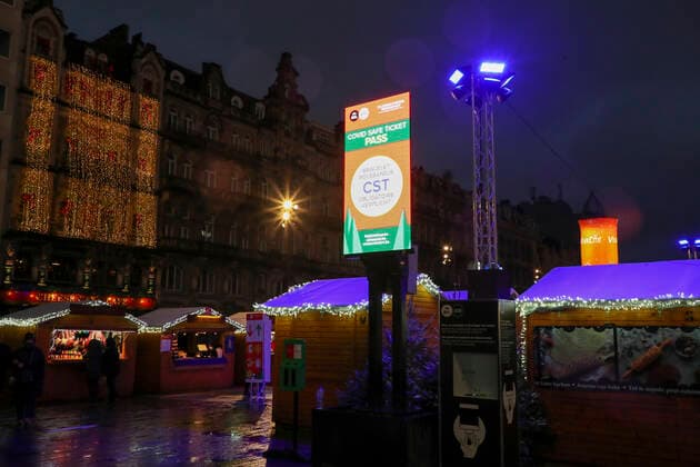 Illustration picture shows the opening of the 20th edition of Winterpret - Plaisirs d Hiver , the Christmas Market in the Brussels city center, Friday 26 November 2021.  NICOLASxMAETERLINCK 3144081